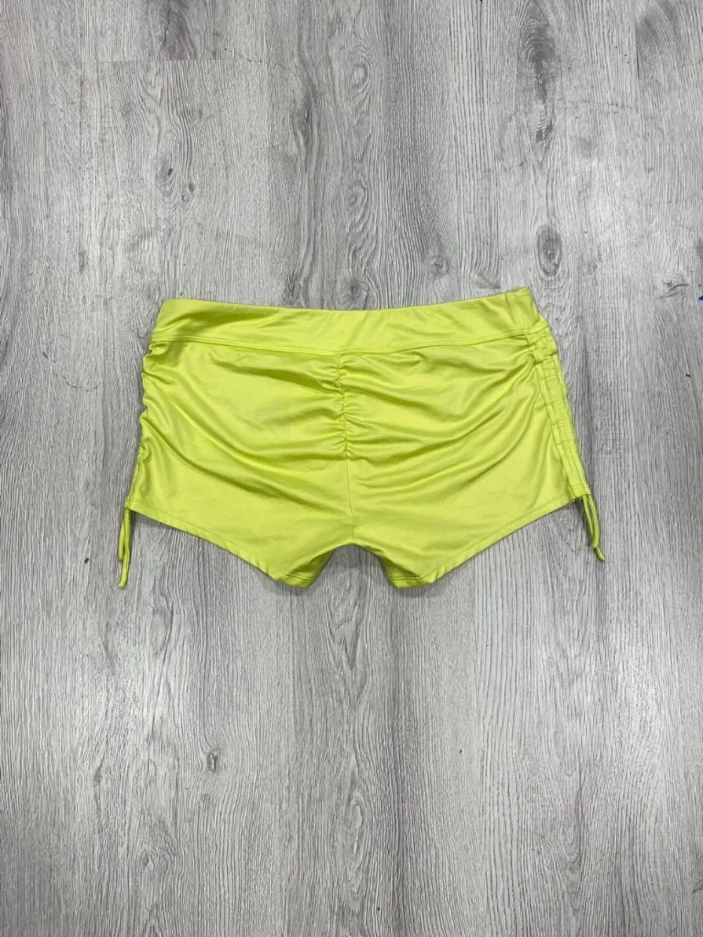 Alo Yoga Lime Green Ruched Side Drawstring Booty Shorts Size L